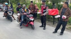 Polres Sarmi Amankan dan Bantu Bagikan 1.000 Takjil oleh HKJSM Kabupaten Sarmi