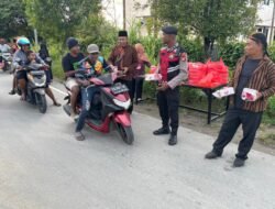 Polres Sarmi Amankan dan Bantu Bagikan 1.000 Takjil oleh HKJSM Kabupaten Sarmi