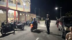 Personel Sat Lantas Polres Sarmi Laksanakan Pengamanan Sholat Tarawih