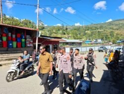 Polres Tolikara Perkuat Patroli Humanis, Pastikan Aktivitas Warga Karubaga Tetap Aman dan Lancar 