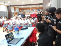 Bid Tik Polda Papua Sosialisasikan Super App Polri Dan Layanan 110 Presisi Di Sekolah-Sekolah Kota Jayapura