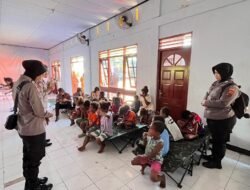 Hadir di Tengah Duka, Polres Biak Numfor Berikan Trauma Healing bagi Warga Terdampak Ledakan Kompleks Ikan Biak