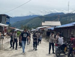 Hadir Beri Rasa Aman, Polres Tolikara Amankan Ibadah Minggu dan Gelar Patroli Kota Karubaga