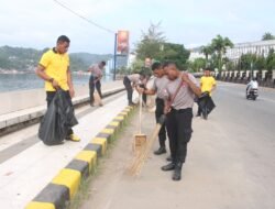 Jelang Hari Bhayangkara ke-80, Polda Papua Bersihkan Pantai Kupang Lewat Gerakan Indonesia Asri
