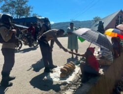 Patroli Humanis Polsek Karubaga Hadir di Tengah Aktivitas Warga, Wujudkan Situasi Kamtibmas yang Aman dan Kondusif