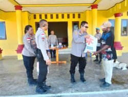 Wakapolres Mamberamo Tengah Salurkan Bantuan Sembako kepada Tokoh Pemuda di Kobakma