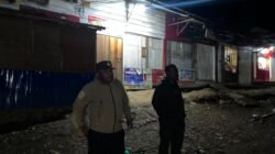 Patroli Jalan Kaki Regu Siaga II, Polres Tolikara Perkuat Kehadiran Polisi Jaga Kamtibmas Malam Hari