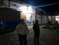 Patroli Jalan Kaki Regu Siaga II, Polres Tolikara Perkuat Kehadiran Polisi Jaga Kamtibmas Malam Hari