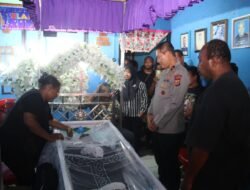Ungkapan Duka Keluarga Besar Polda Papua, Wakapolda Melayat ke Rumah Duka Brigpol Fredy Lukas Awe