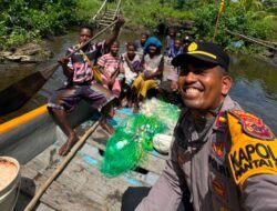 Kapolsek Pantai Barat Pererat Silaturahmi dengan Tokoh Adat Lewat Sambang Kampung