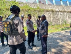 Polres Tolikara Kawal Pelaksanaan Ibadah Minggu, Pastikan Jemaat Beribadah dengan Aman dan Khusyuk
