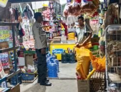 Jaga Keamanan Pasar, Polsek Biak Timur Imbau Pedagang Waspadai Kebakaran dan Pencurian