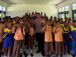 Peduli Generasi Papua, Kapolsek Pantai Barat Berikan Edukasi Hukum dan Pencegahan Narkoba